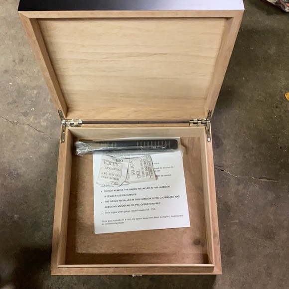 Hygro Cigar Humidifier - Picture 4 of 4